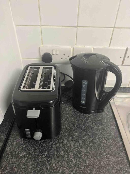 Spacious One Bedroom Private Flat In Brixton +Wifi London Exterior photo